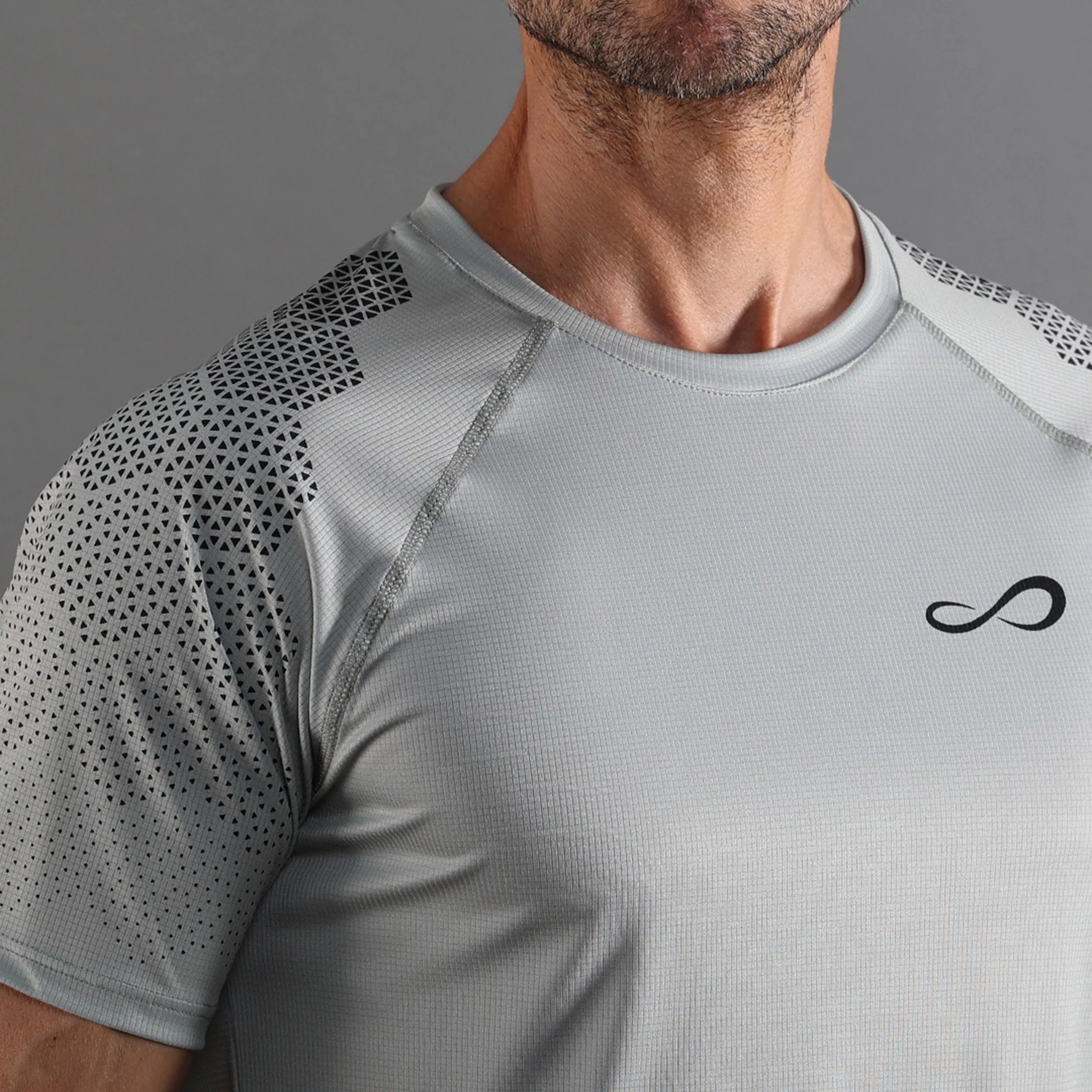 Feisty Hexagon Camiseta de manga corta Hombres-gris claro - Image 3