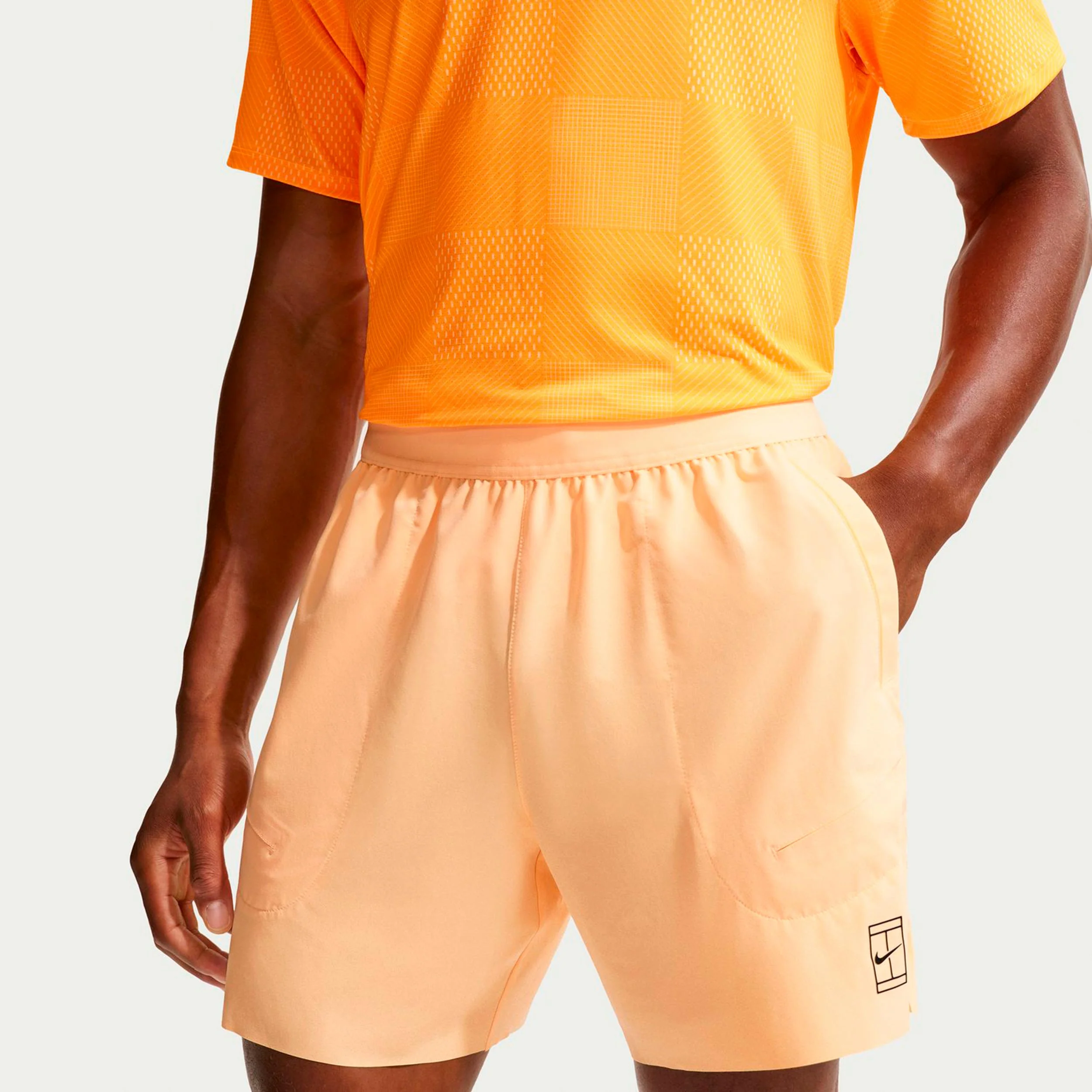 Carlos Alcaraz Court Dri-FIT Advantage 6in Shorts Hombres-amarillo