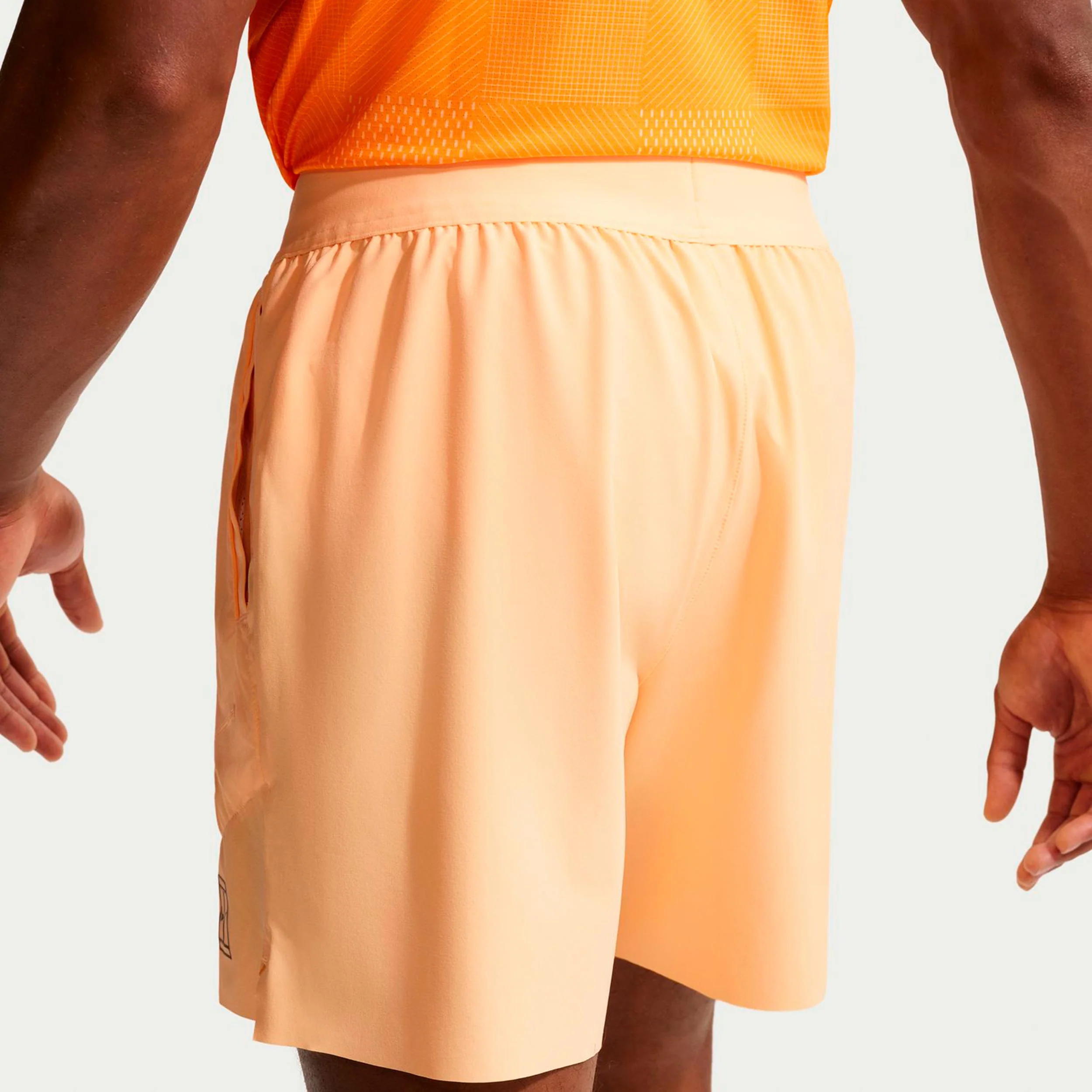 Carlos Alcaraz Court Dri-FIT Advantage 6in Shorts Hombres-amarillo - Image 4