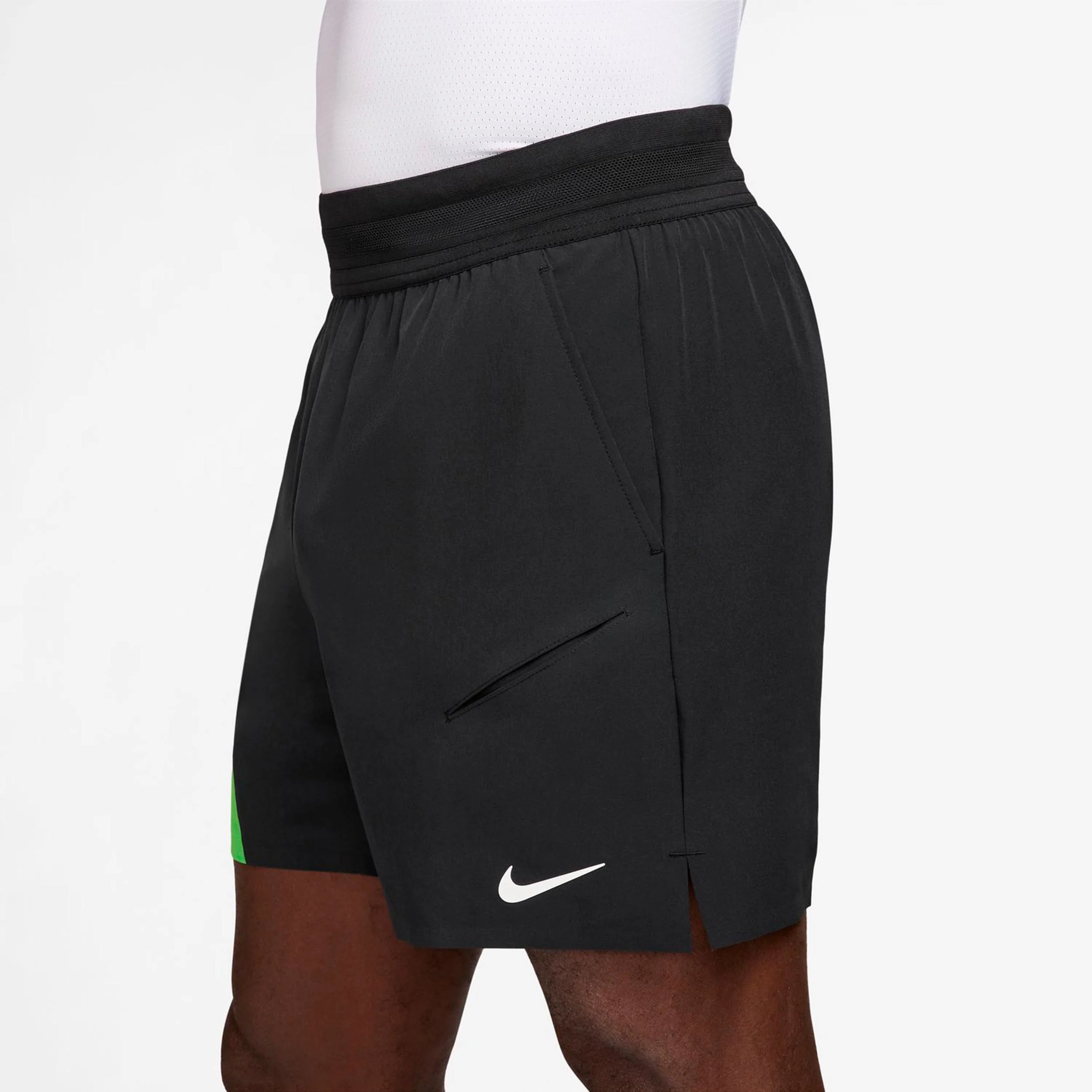 Carlos Alcaraz Court Dri-Fit Slam Shorts Hombres-negro, verde - Image 3