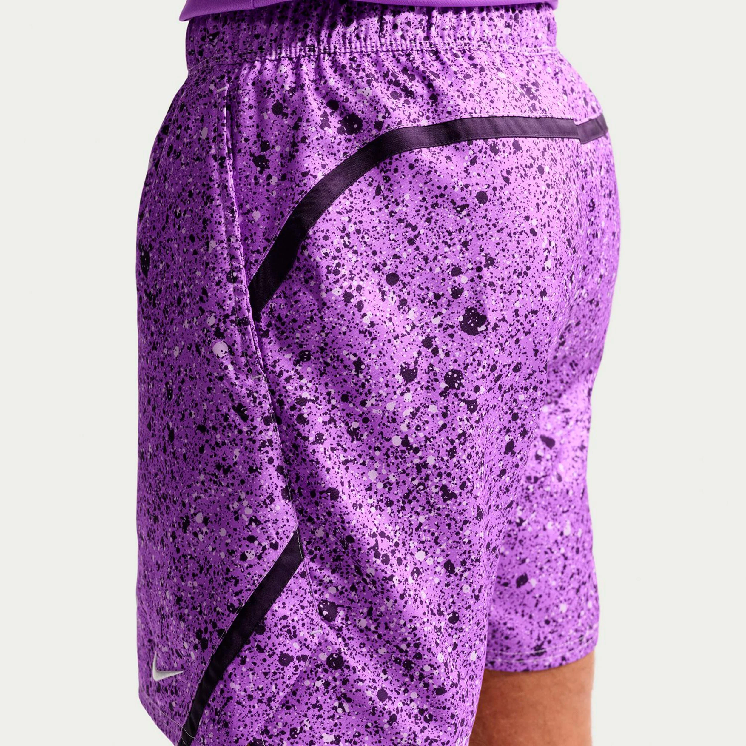 Court Dri-Fit Victory 7in Shorts Hombres - violeta - Image 4