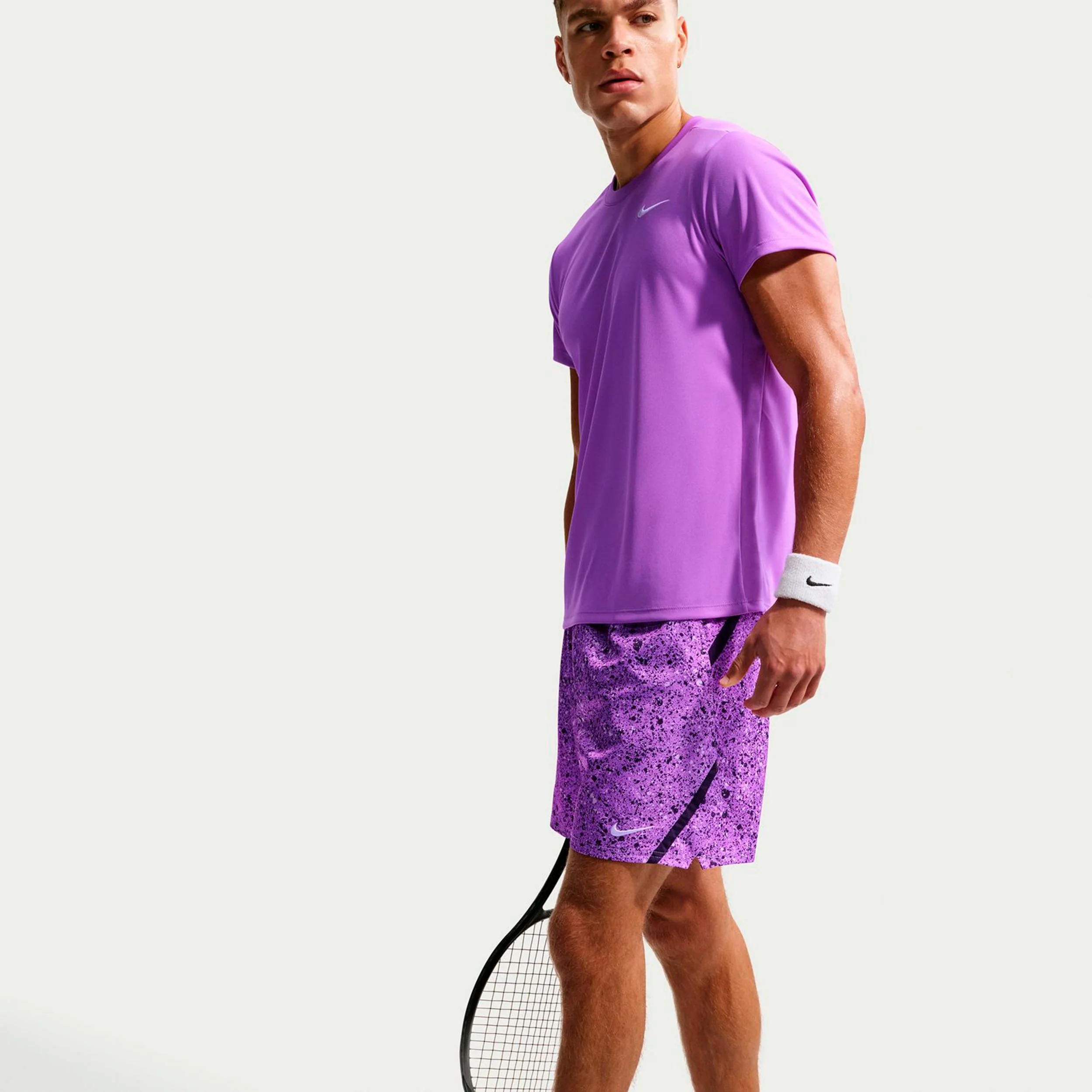 Court Dri-Fit Victory 7in Shorts Hombres - violeta - Image 5