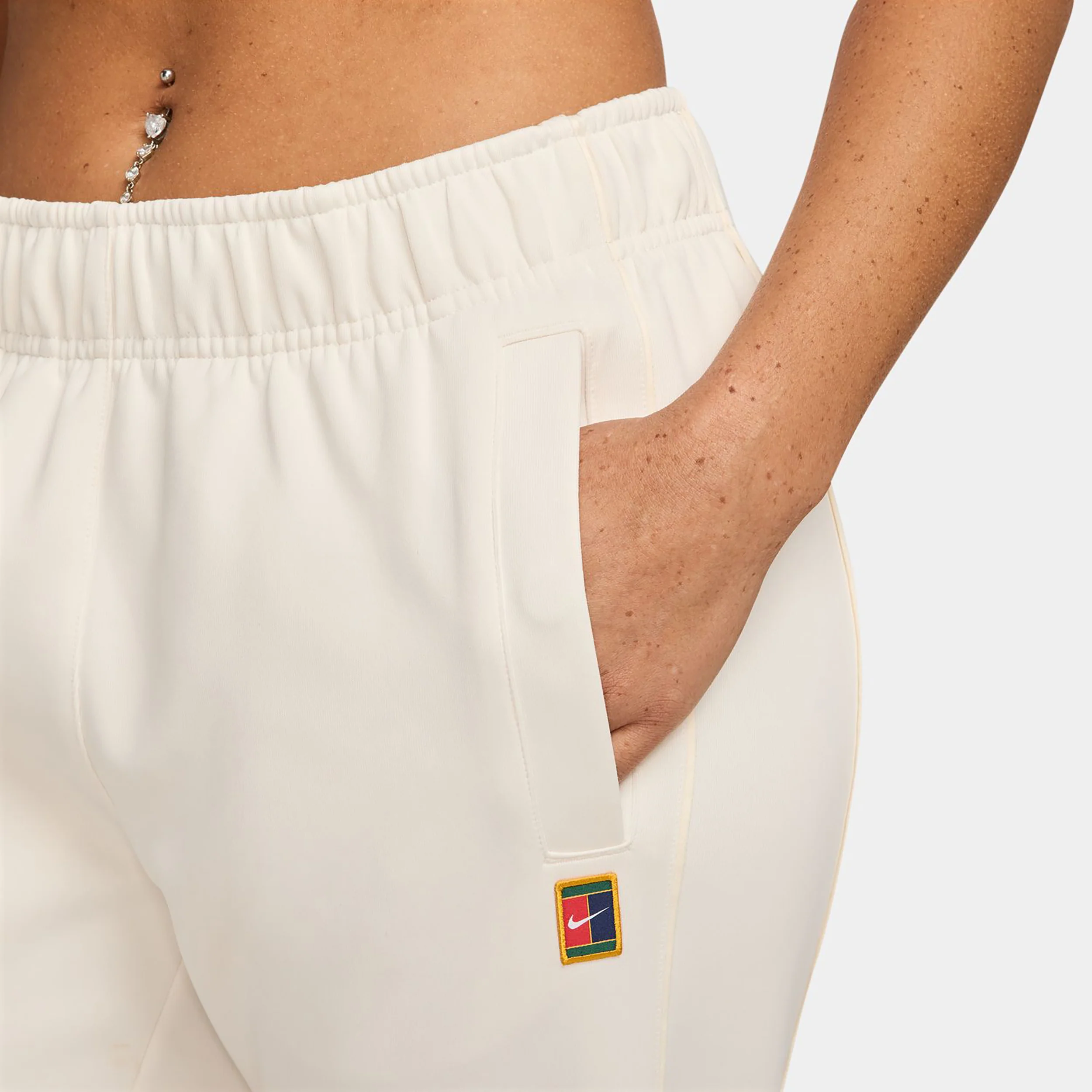 Court Polyknit High Rise Pantalón De Entrenamiento Mujeres-Crema - Image 6
