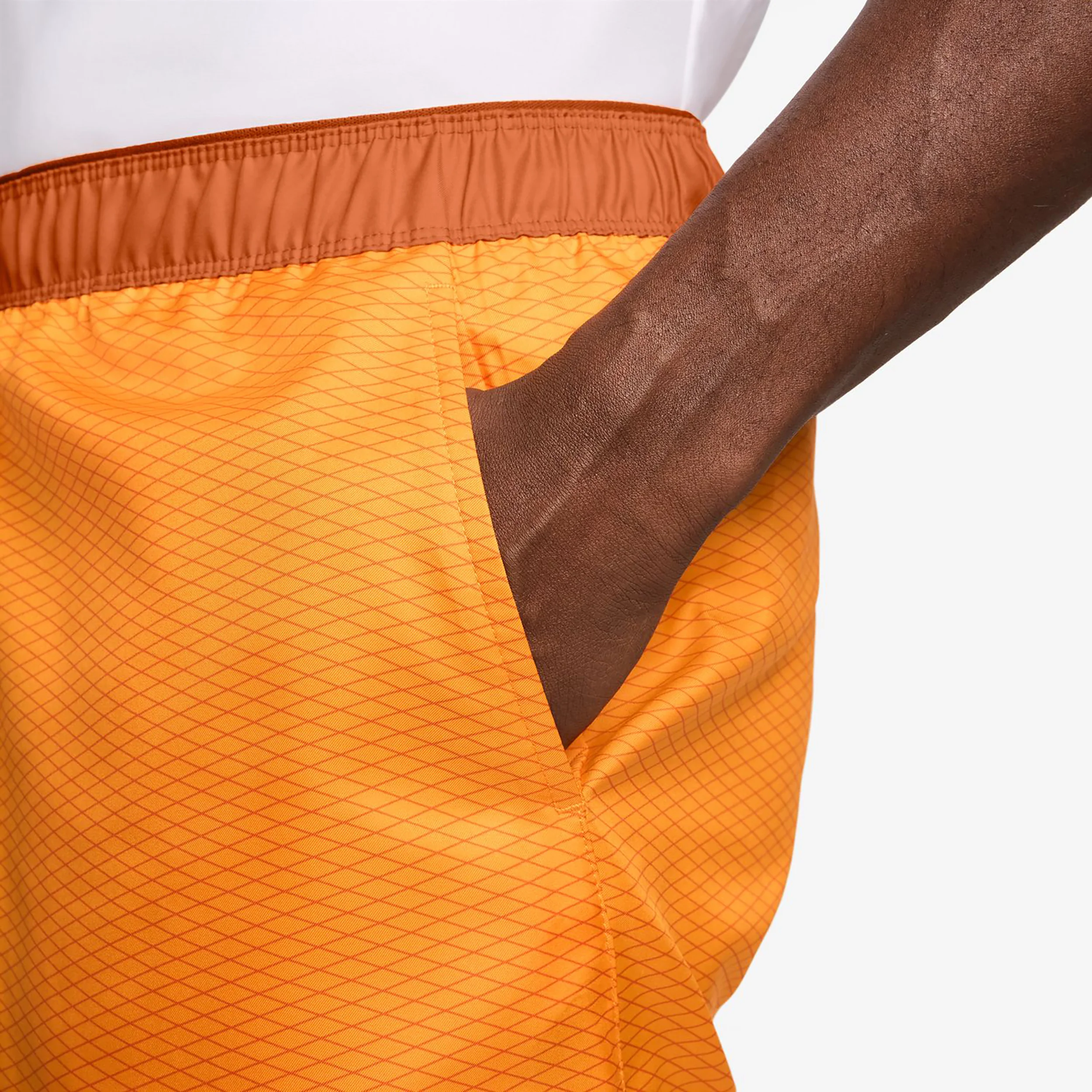 Court Victory Dri-Fit 7in Aop Shorts Hombres - naranja, naranja - Image 4