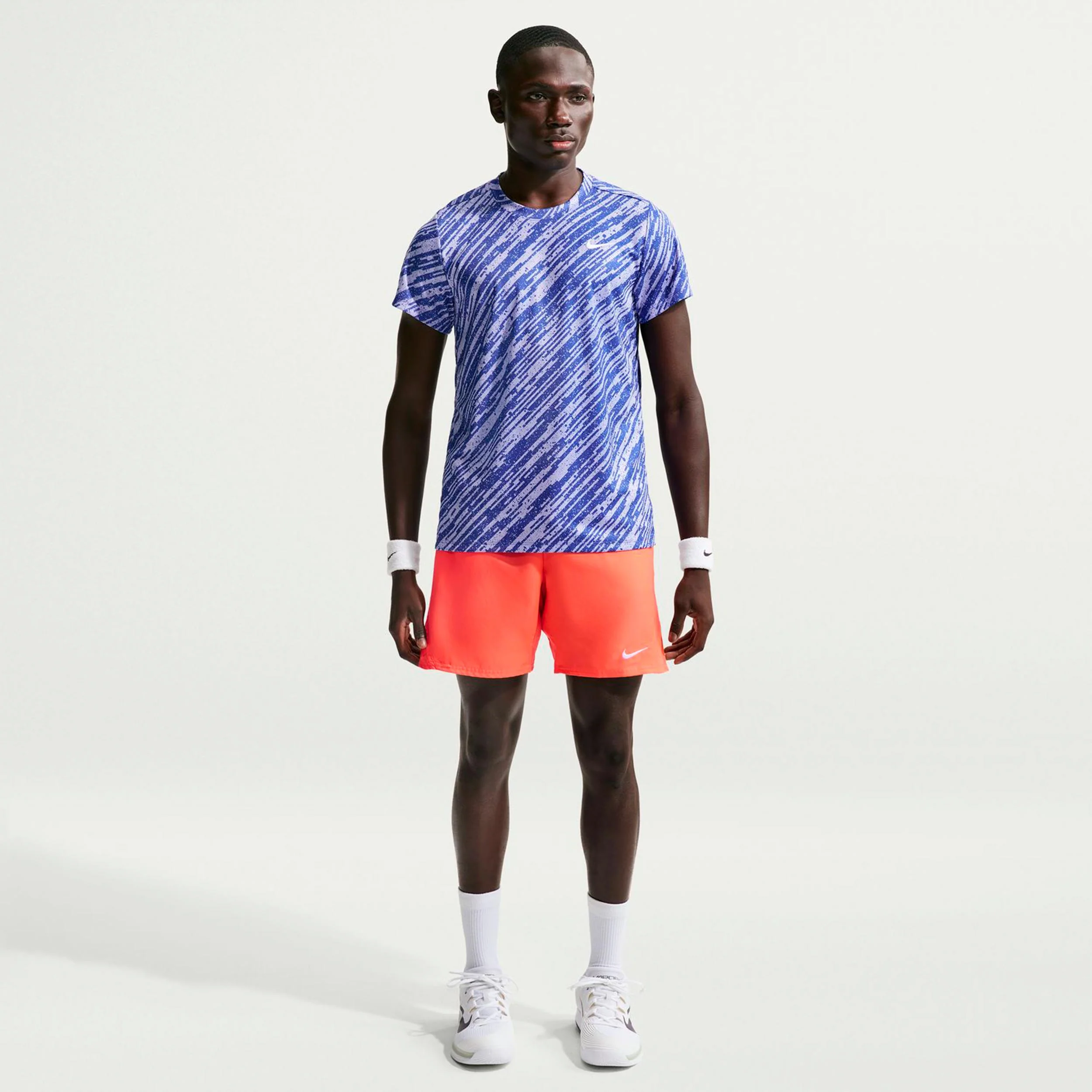 Court Victory Dri-Fit 7in Shorts Hombres - naranja, naranja - Image 2