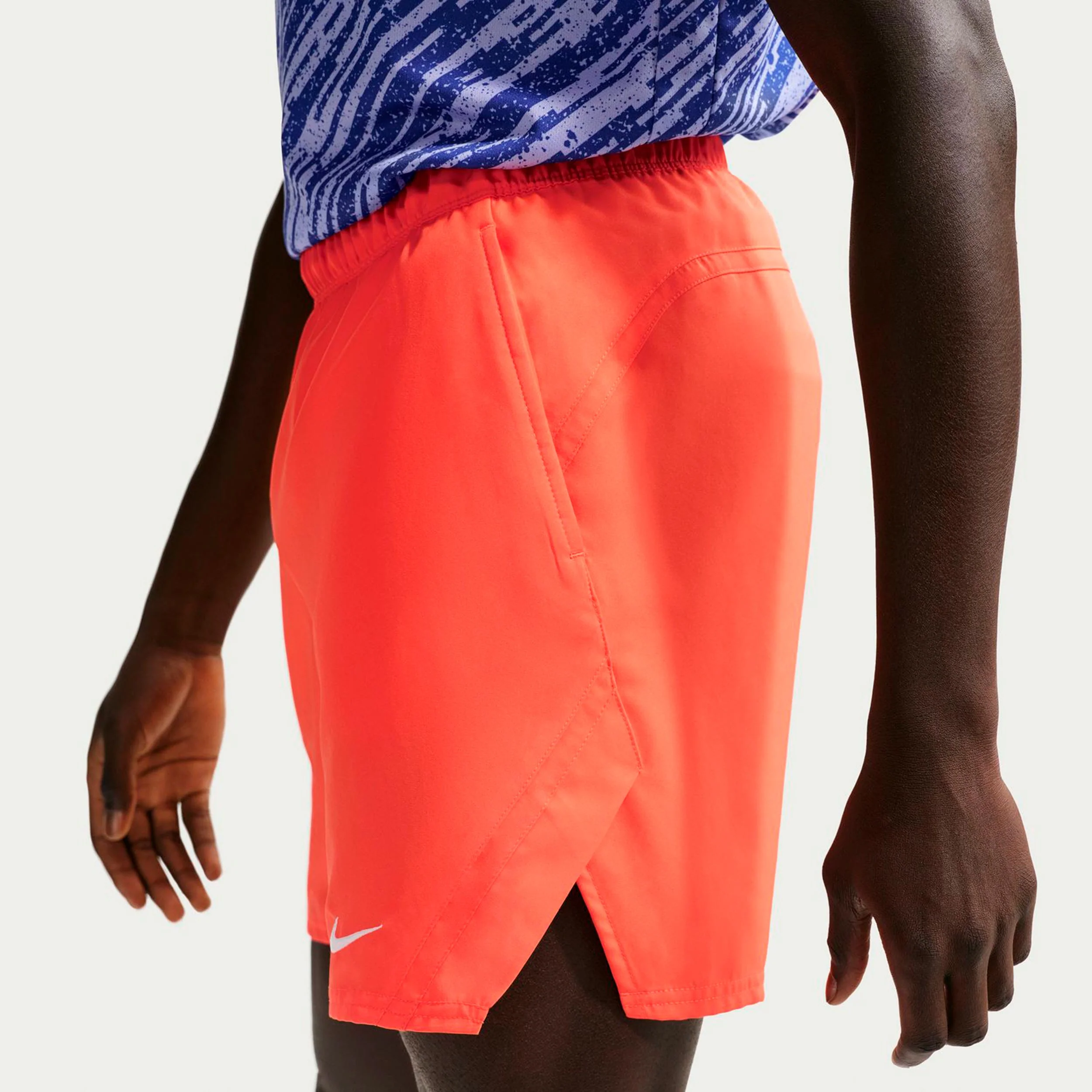 Court Victory Dri-Fit 7in Shorts Hombres - naranja, naranja - Image 4