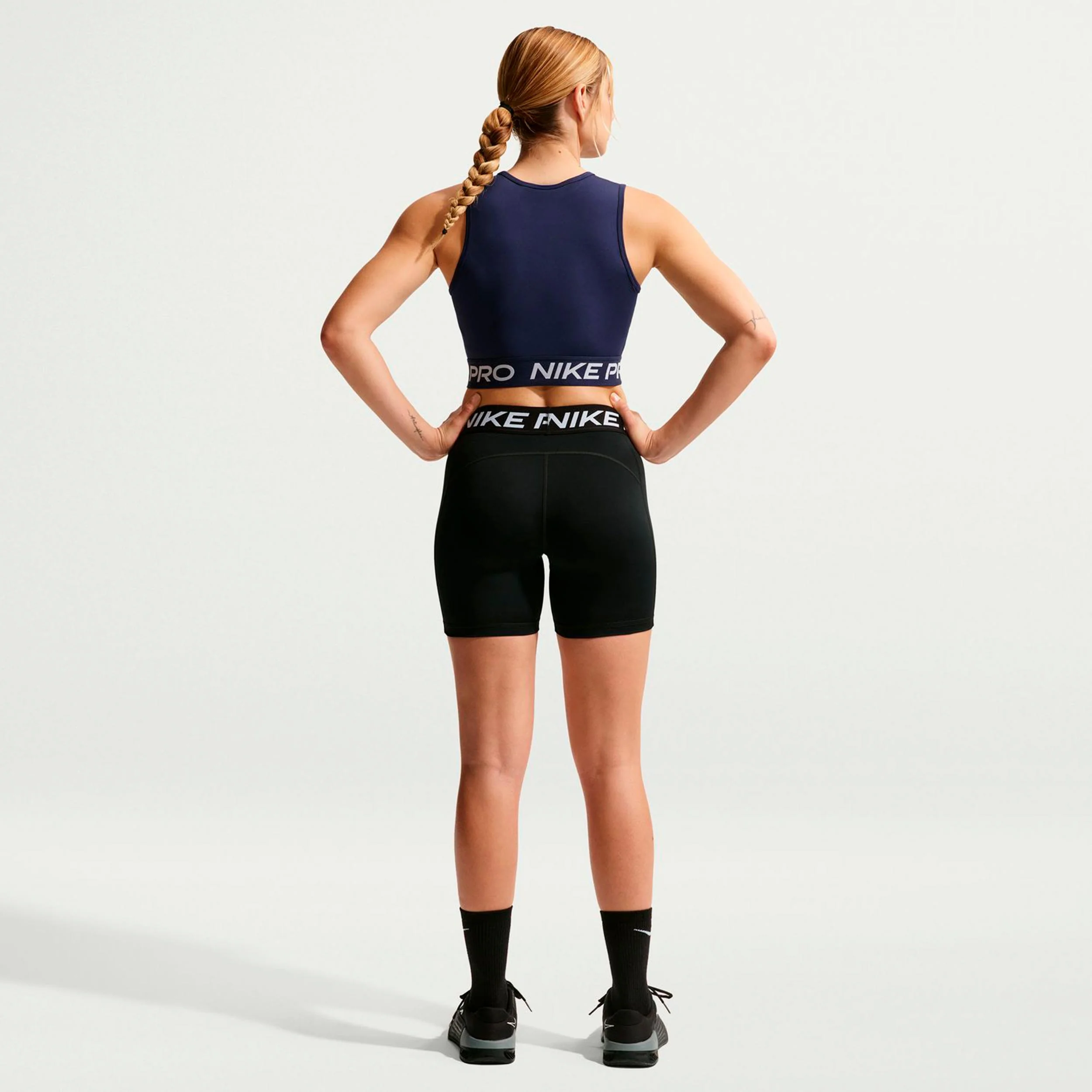 Dri-Fit 365 5in Shorts Mujeres-negro - Image 3