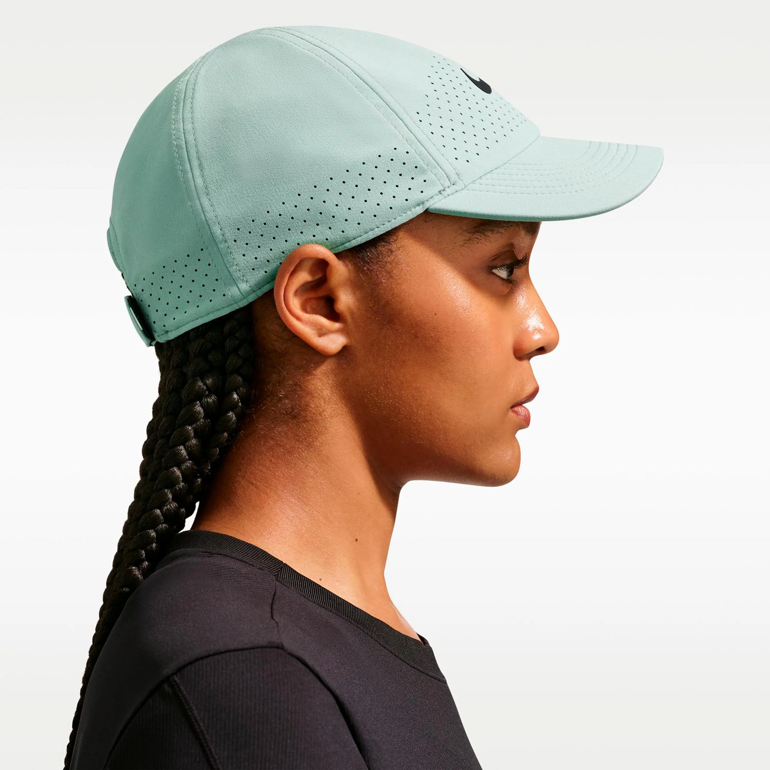 Dri-Fit Advantage Club Gorra Unisex - blanco rot, negro - Image 4