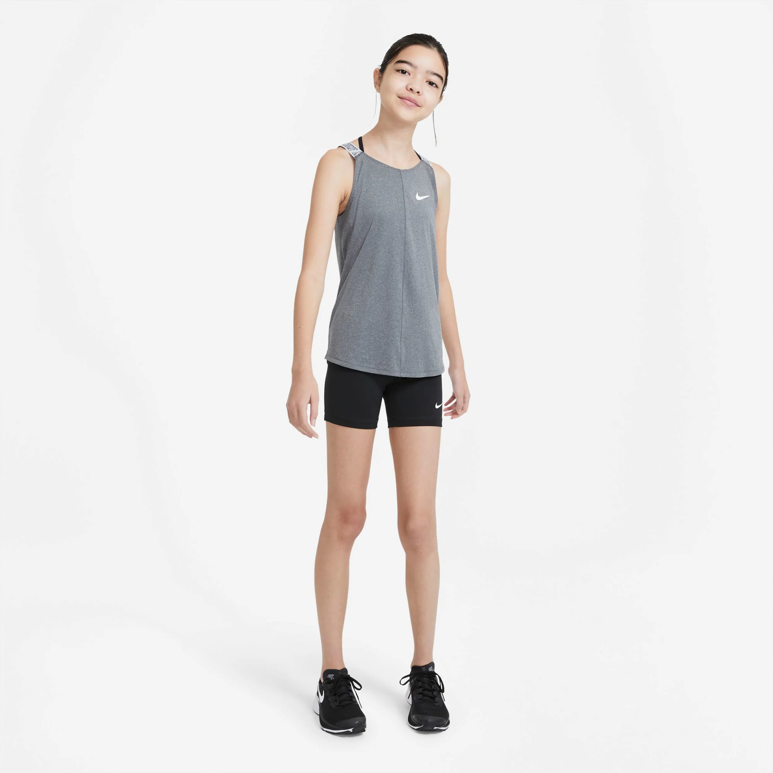 Dri-Fit Big Kids 3in Shorts Chicas-negro,blanco - Image 4