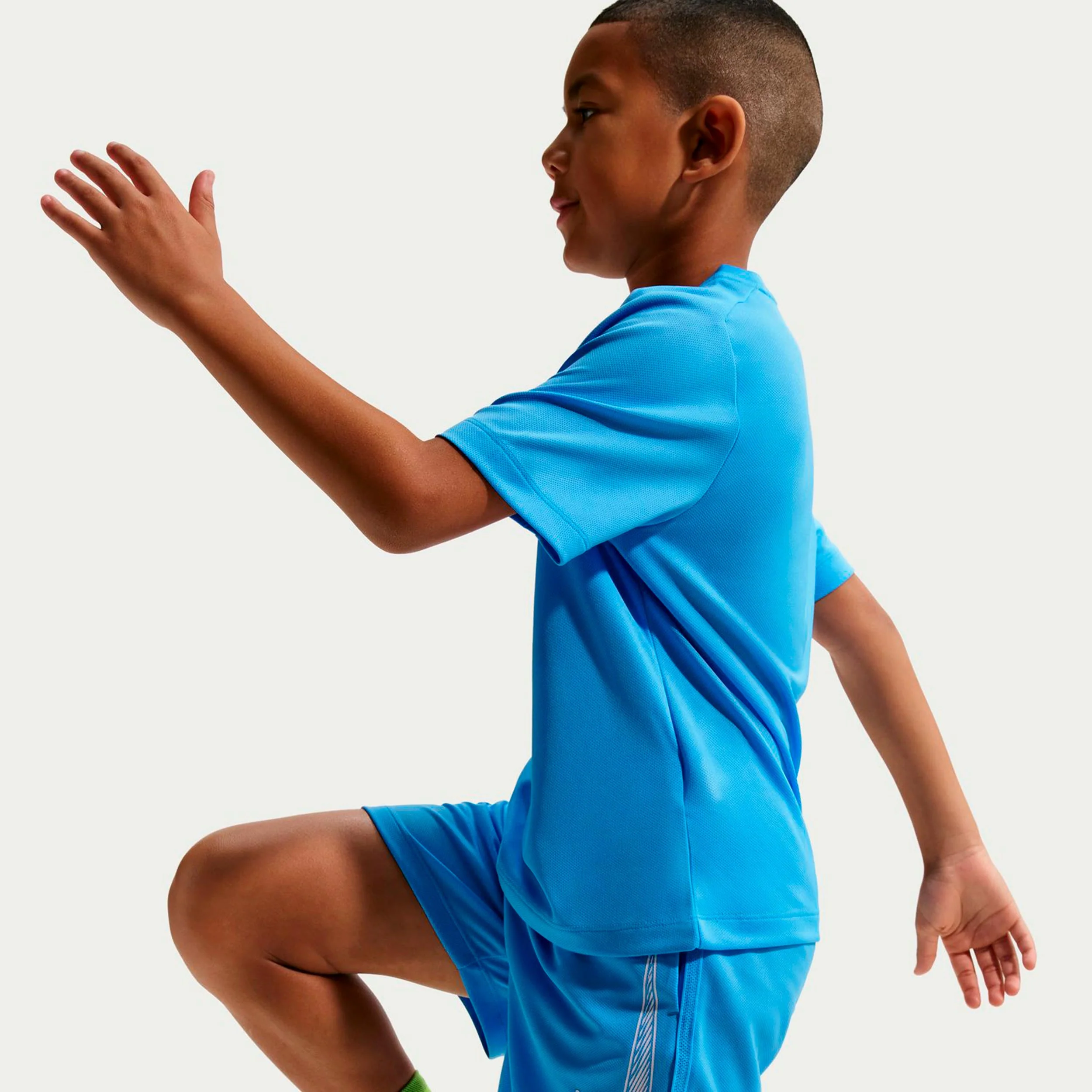 Dri-Fit Multi Shorts Chicos-azul claro - Image 4