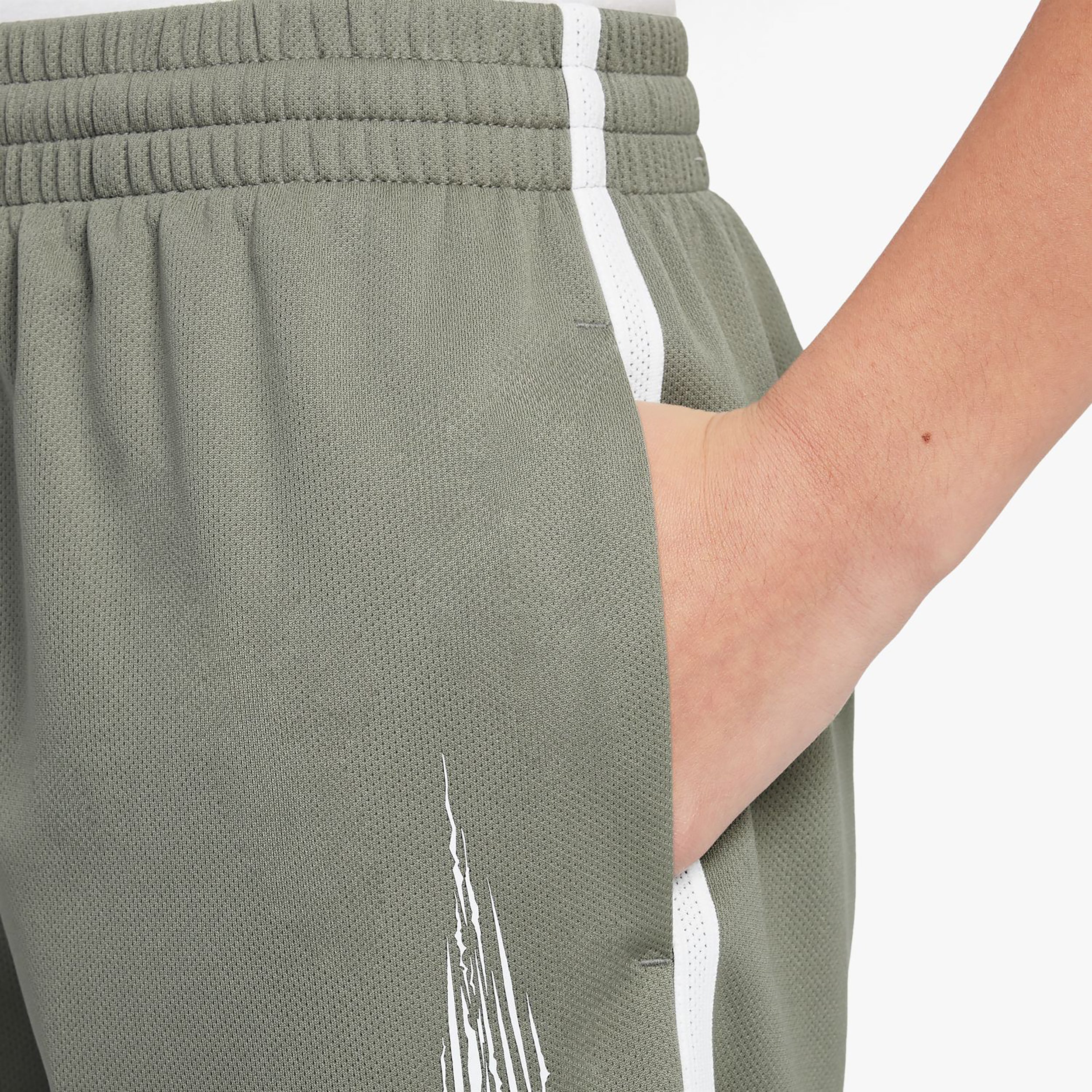Dri-Fit Multi Shorts Niños-Oliva - Image 4
