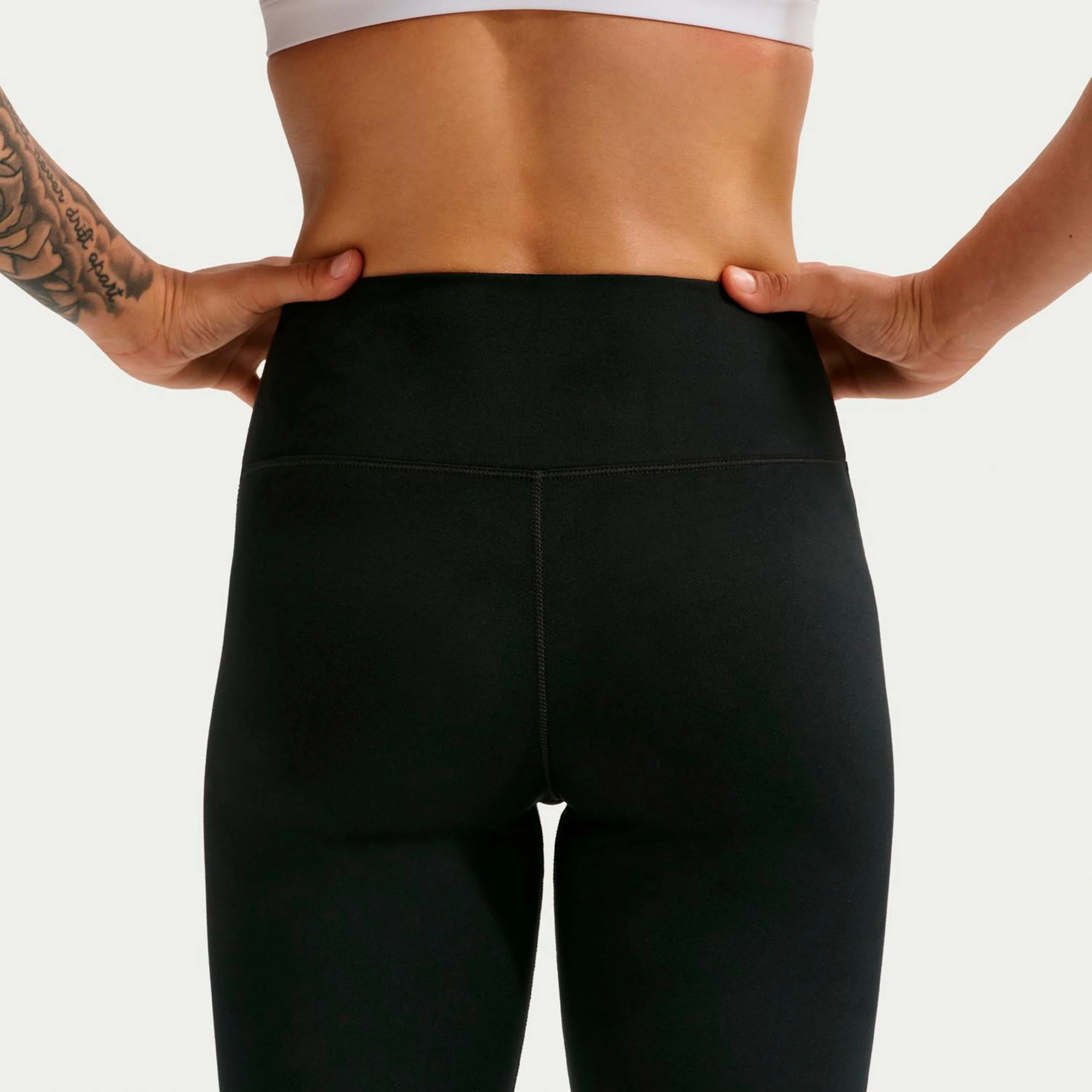 Dri-Fit One High Rise Malla Mujeres-negro - Image 4