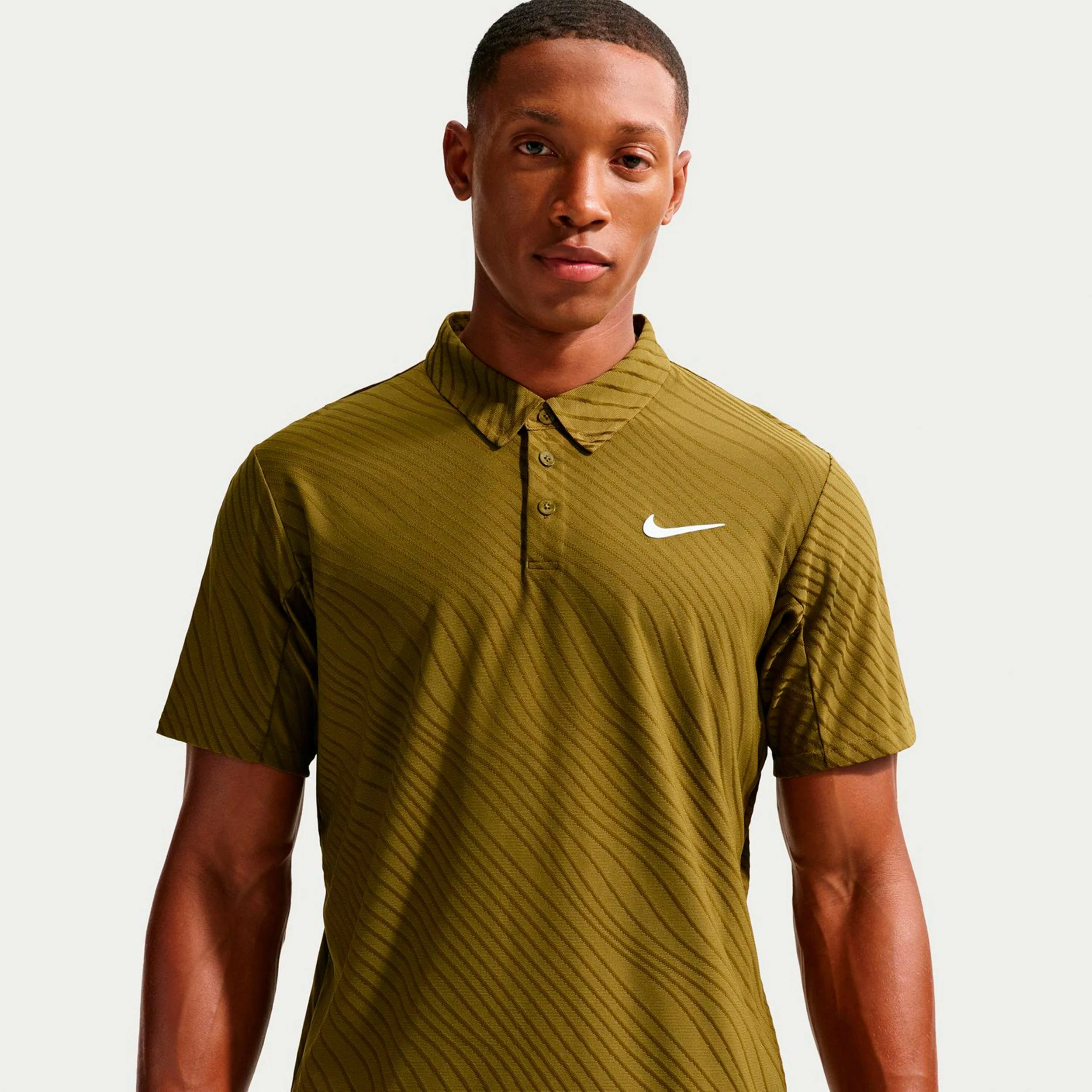 Jannik Sinner Court Dri-Fit Advantage Slam Polo Hombres-oliva, blanco - Image 4