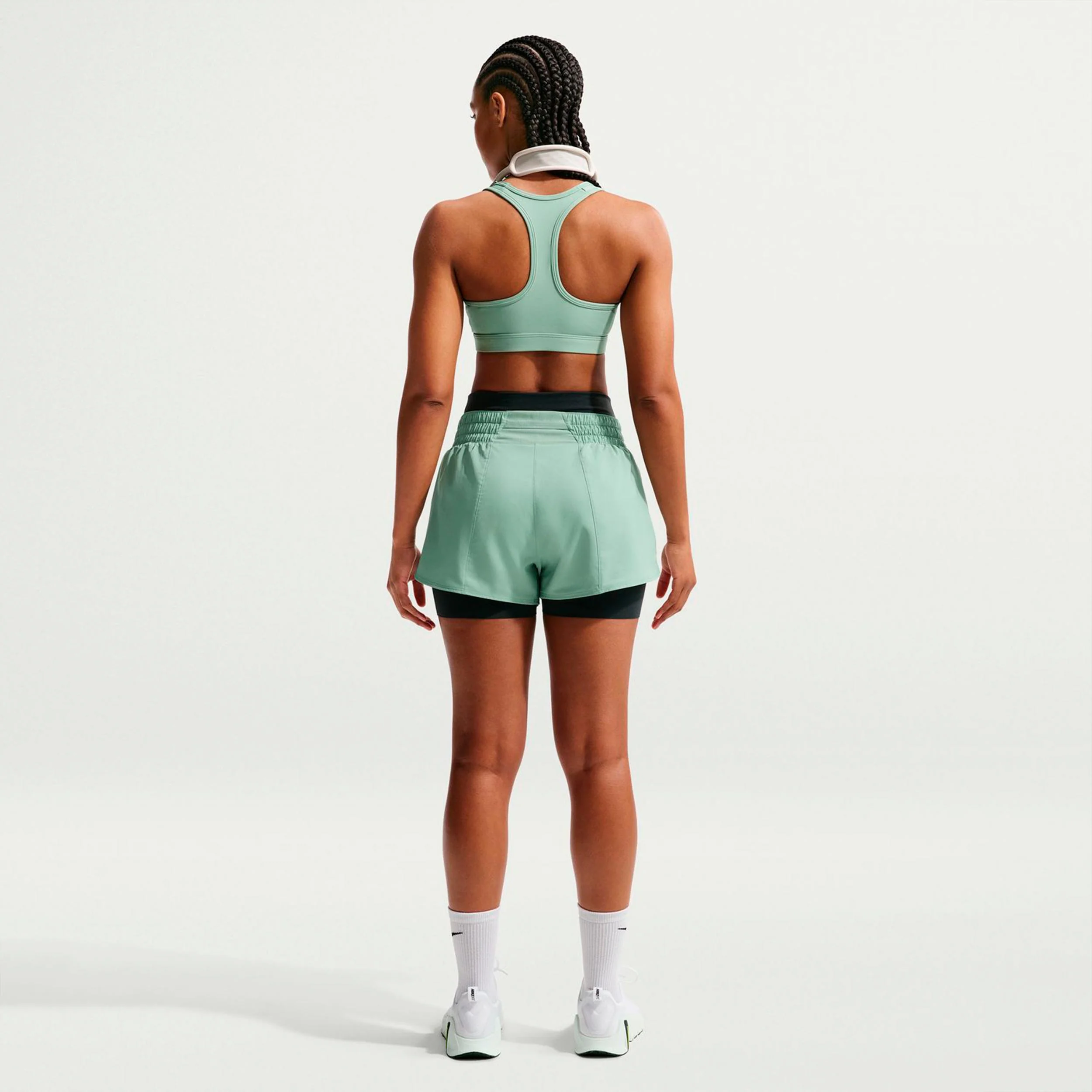 Swoosh Medium Sujetador deportivo Mujeres - salvia, blanco - Image 3